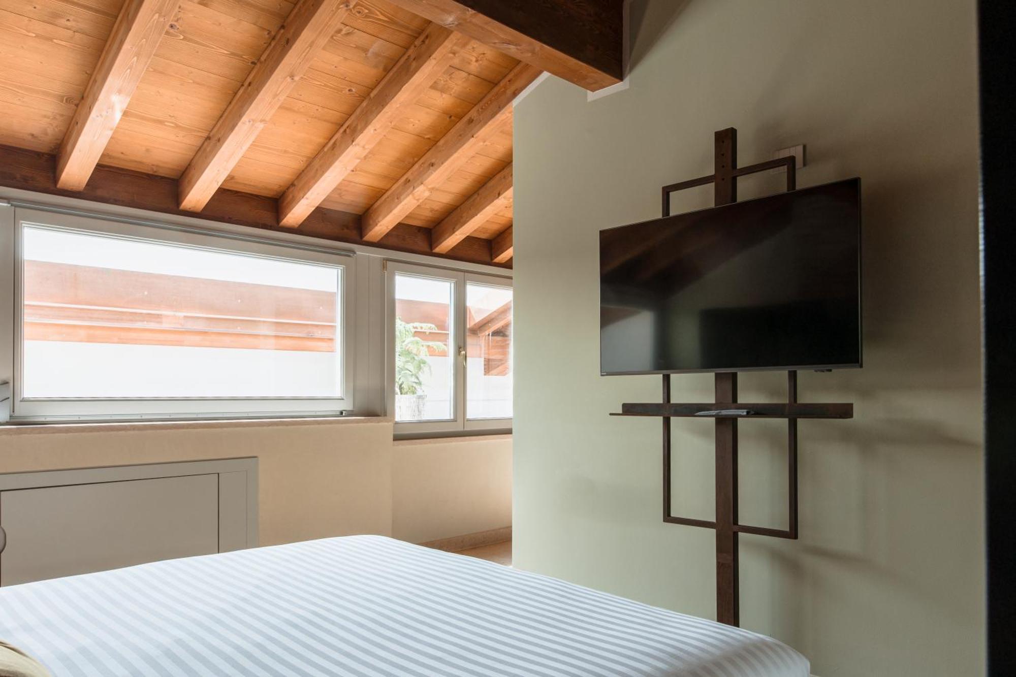 Pavillon Suite & Apartments 페스키에라델가르다 외부 사진