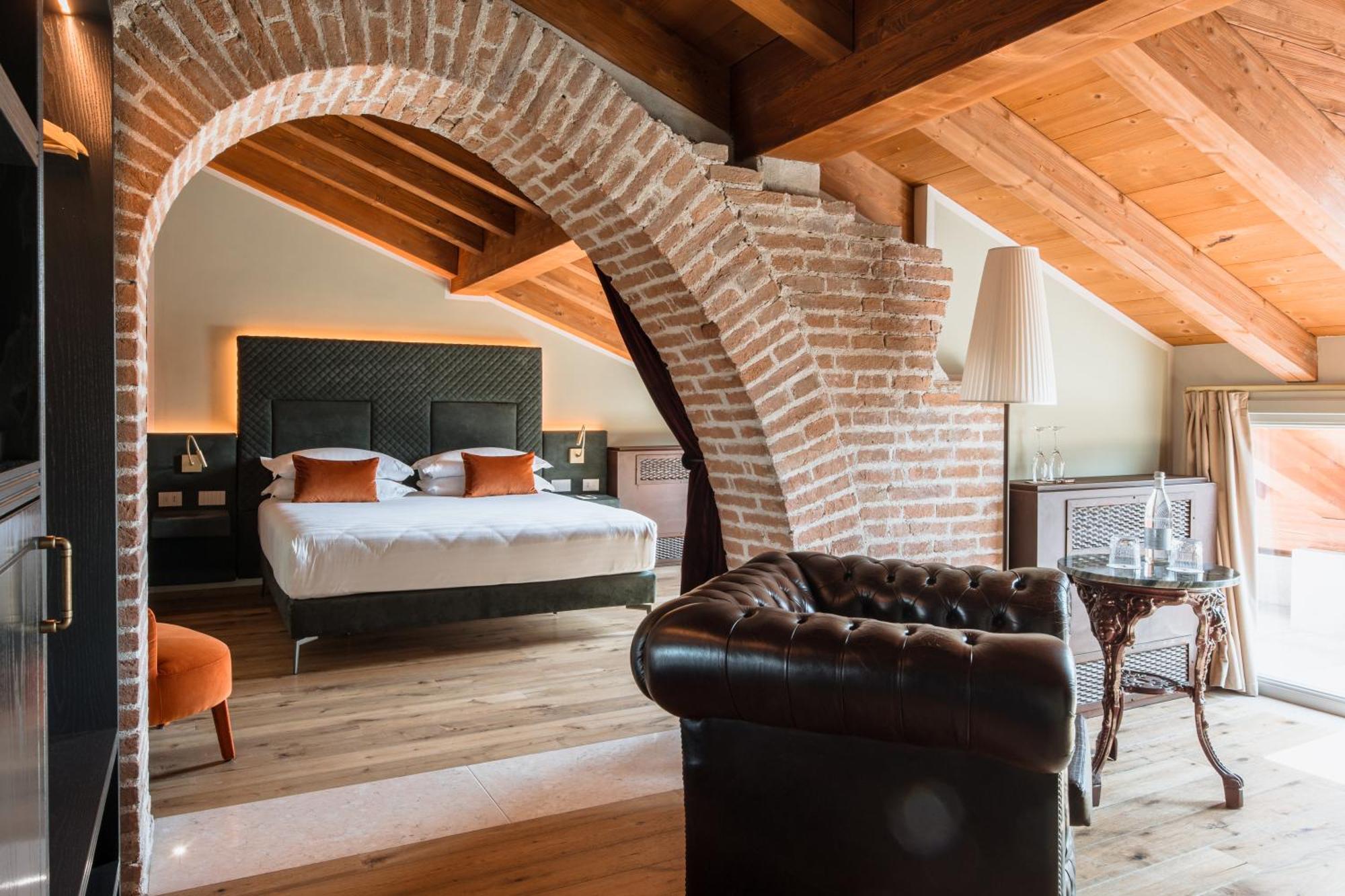 Pavillon Suite & Apartments 페스키에라델가르다 외부 사진