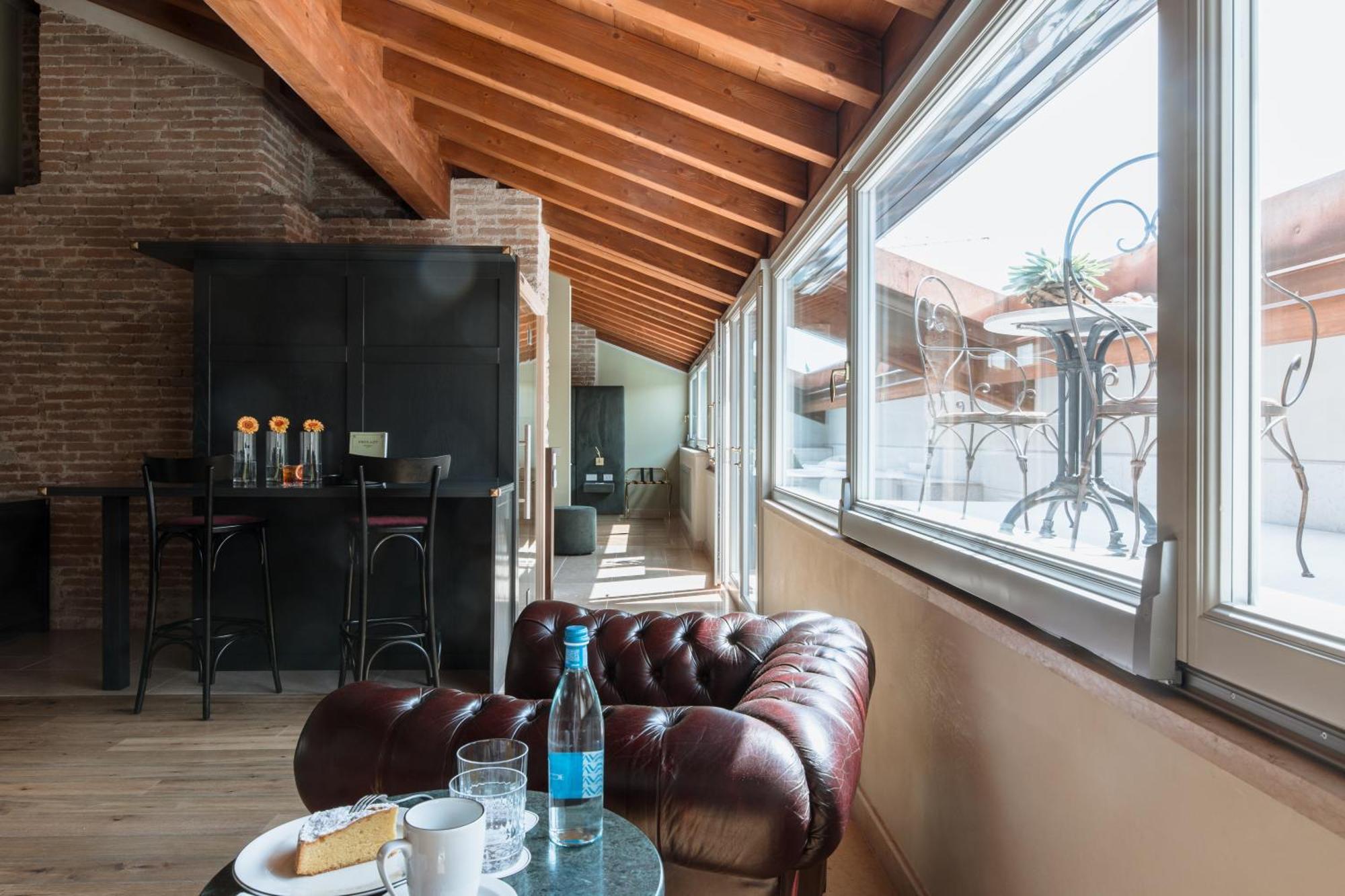 Pavillon Suite & Apartments 페스키에라델가르다 외부 사진