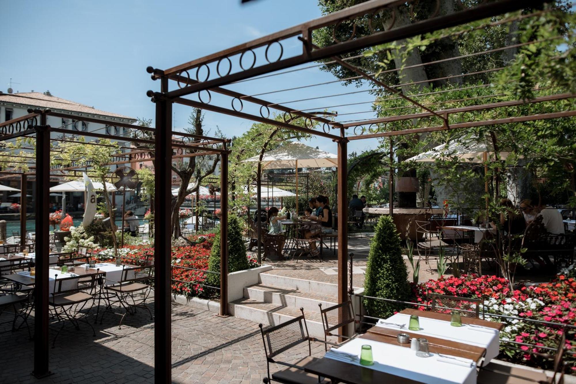 Pavillon Suite & Apartments 페스키에라델가르다 외부 사진