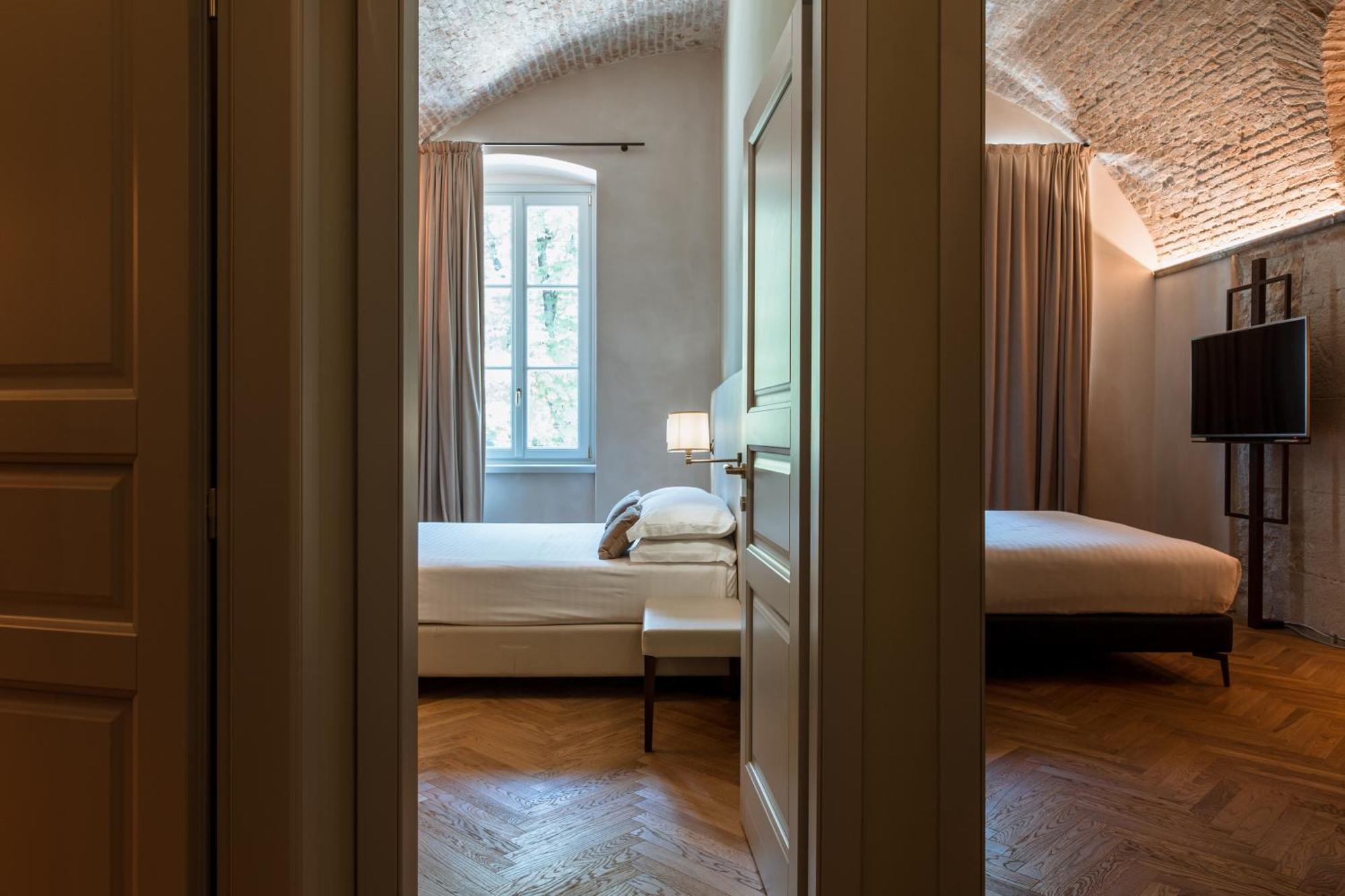 Pavillon Suite & Apartments 페스키에라델가르다 외부 사진